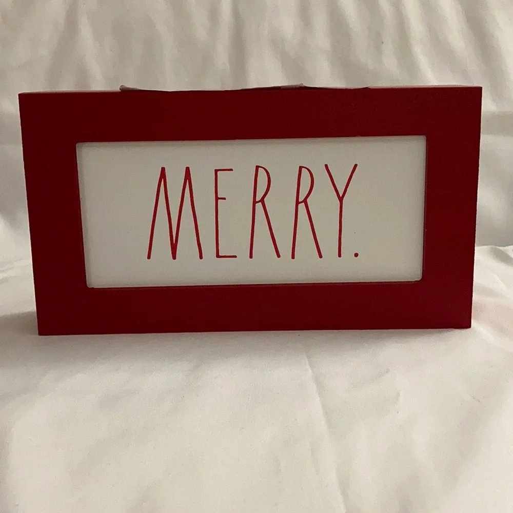NEW Rae Dunn “Merry” Sign